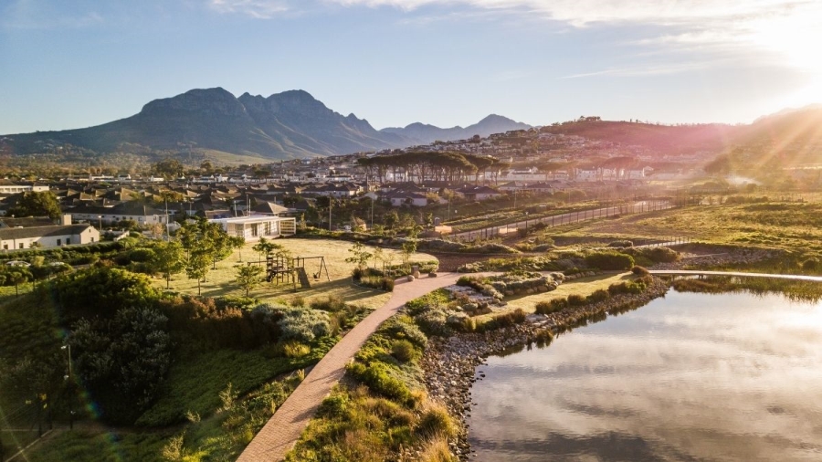 3 Bedroom Property for Sale in Somerset Lakes Western Cape